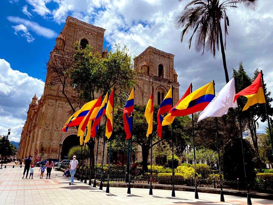 Historic Center and Parque Calderón, Cuenca