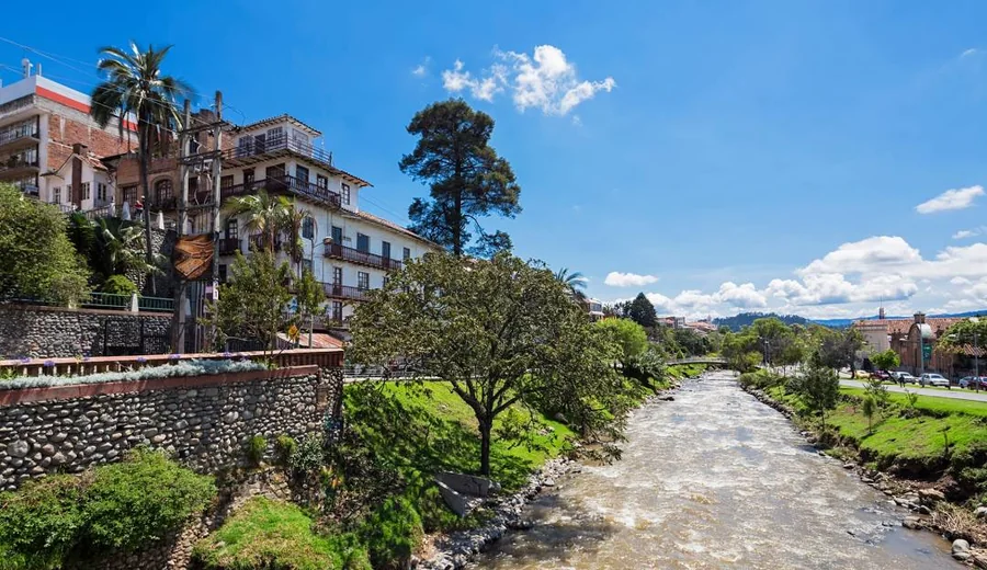 Río Tomebamba and El Barranco, Cuenca